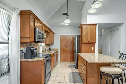 8516 Burch Ln, Bryan, TX 77808 photo 12