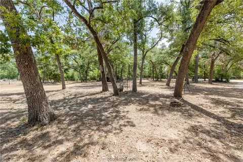8516 Burch Ln, Bryan, TX 77808 photo 32