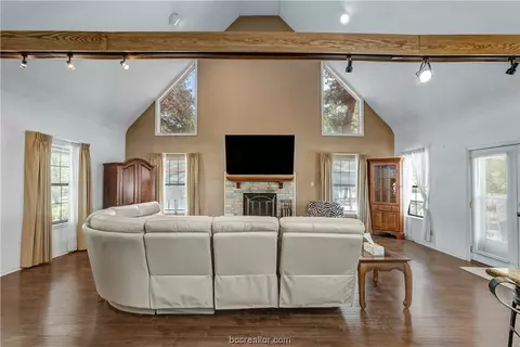 8516 Burch Ln, Bryan, TX 77808 photo 10