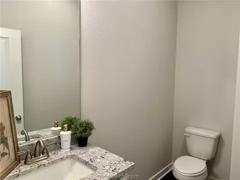 Bath - 3016 Teller Dr, Bryan, TX 77808 photo 4 of 5