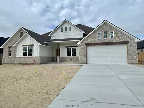 3325 Stoneleigh Rd, Bryan, TX 77808