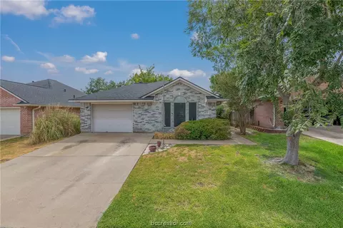 2626 Lochinvar Ln, Bryan, TX 77802