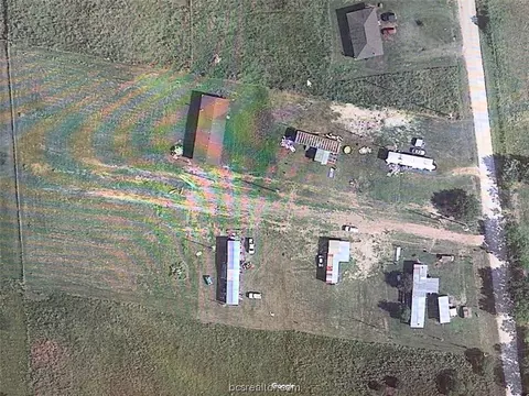 1301 Mustang, Madisonville, TX 77864