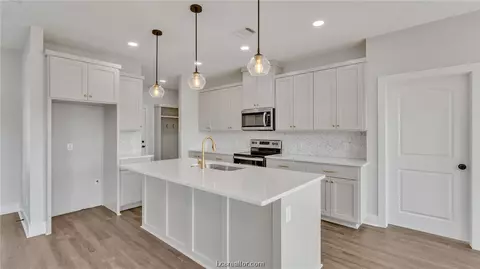 657 3rd St, Somerville, TX 77879 photo 4