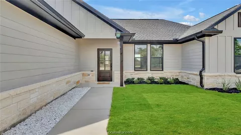 657 3rd St, Somerville, TX 77879 photo 3