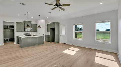 679 3rd St, Somerville, TX 77879 photo 5