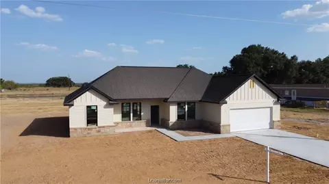 709 3rd St, Somerville, TX 77879 photo 2