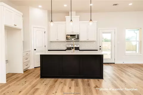 709 3rd St, Somerville, TX 77879 photo 5