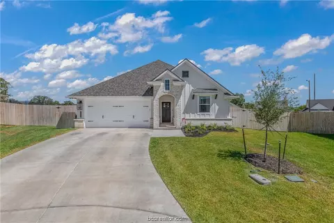 3193 Brady Ct, Bryan, TX 77808