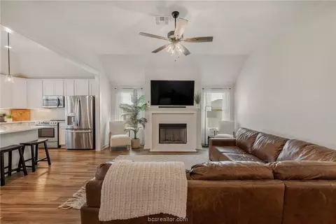 3193 Brady Ct, Bryan, TX 77808 photo 6