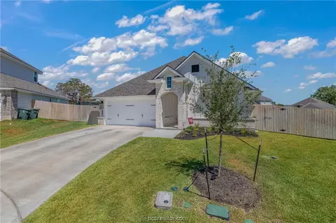 3193 Brady Ct, Bryan, TX 77808 photo 2