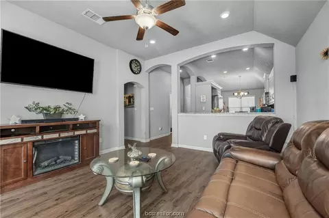 2103 Naples, Bryan, TX 77808 photo 11
