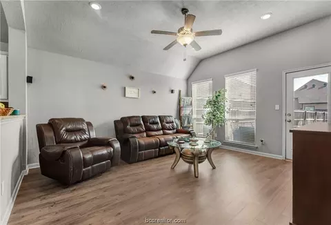 2103 Naples, Bryan, TX 77808 photo 9