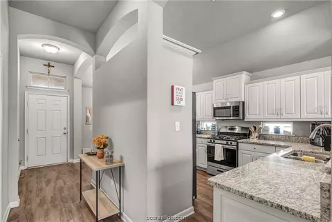 2103 Naples, Bryan, TX 77808 photo 7
