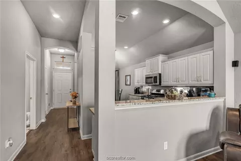 2103 Naples, Bryan, TX 77808 photo 8