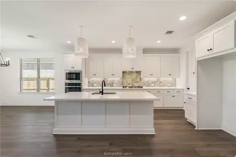 5609 Hayduke Ln, Bryan, TX 77802 photo 8