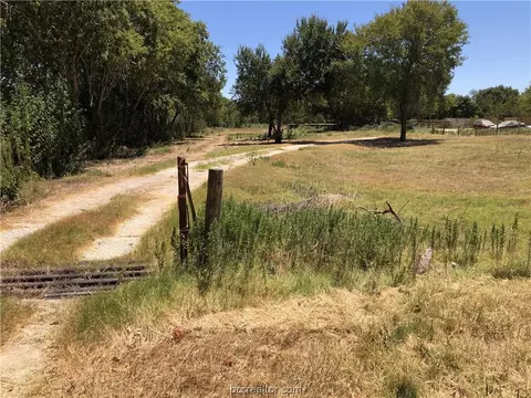 76 47 Clay St, Millican, TX 77868