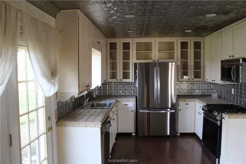 4469 Leonard Rd, Bryan, TX 77807 photo 15