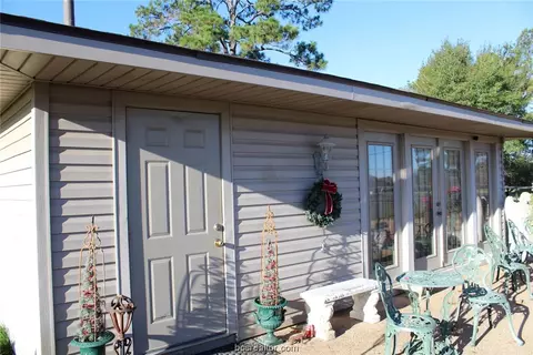 4469 Leonard Rd, Bryan, TX 77807 photo 3