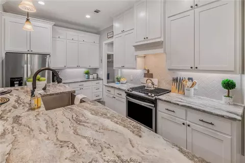 3536 Foxcroft Path, Bryan, TX 77803 photo 7