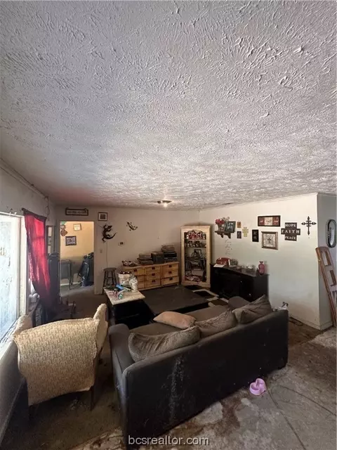 1221 E Caroline St, Trinity, TX 75862 photo 6