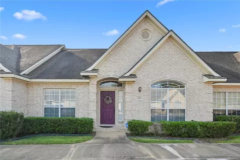 249 Navarro Dr, College Station, TX 77845