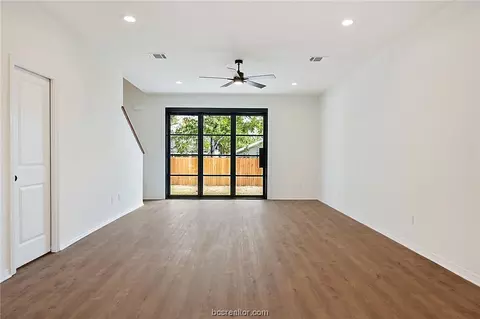 1302 Antone St, Bryan, TX 77803 photo 4