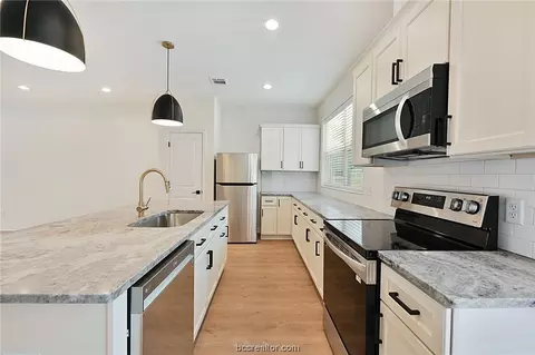 1302 Antone St, Bryan, TX 77803 photo 10