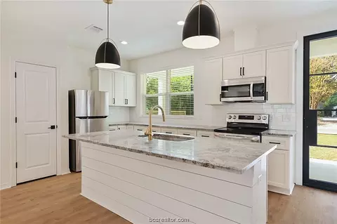 1302 Antone St, Bryan, TX 77803 photo 8