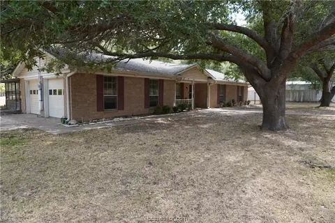 450 Avenue L, Somerville, TX 77879