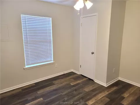 811 Oak St, Bryan, TX 77802 photo 13