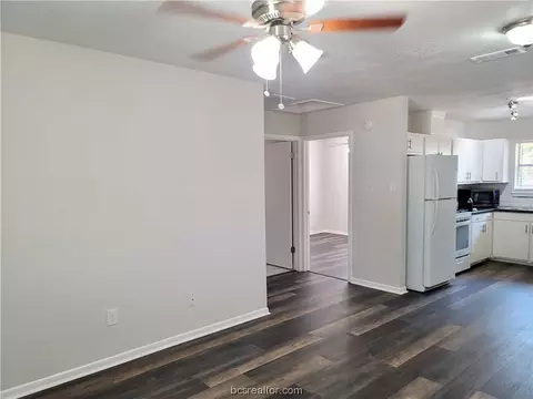 811 Oak St, Bryan, TX 77802 photo 7