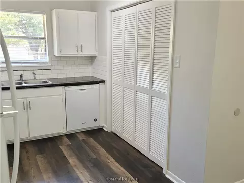 811 Oak St, Bryan, TX 77802 photo 3