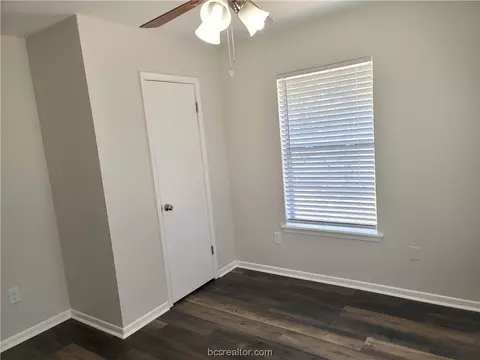 811 Oak St, Bryan, TX 77802 photo 9