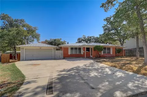 3805 Oaklawn St, Bryan, TX 77801