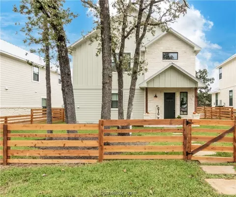 3809 Aspen St, Bryan, TX 77801