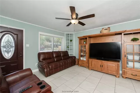 1915 Orman St, Bryan, TX 77801 photo 5