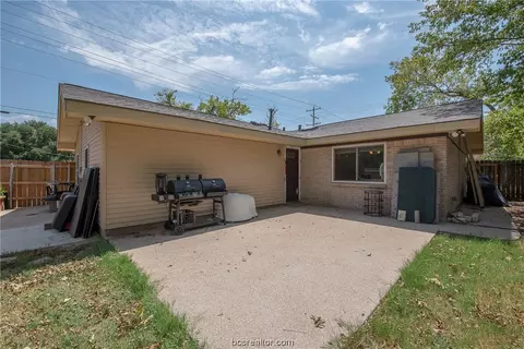 1915 Orman St, Bryan, TX 77801 photo 21
