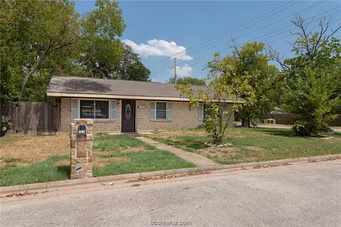 1915 Orman St, Bryan, TX 77801 photo 4