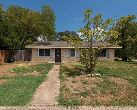 1915 Orman St, Bryan, TX 77801 photo 2