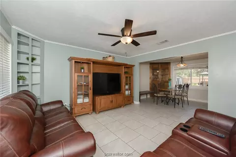 1915 Orman St, Bryan, TX 77801