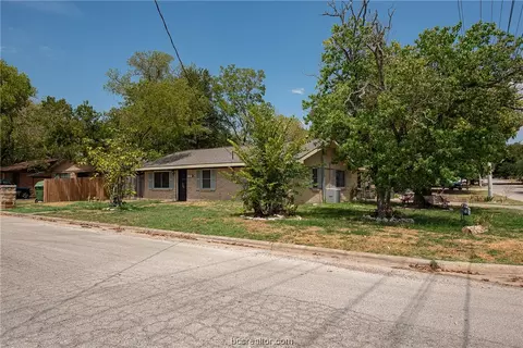 1915 Orman St, Bryan, TX 77801 photo 3