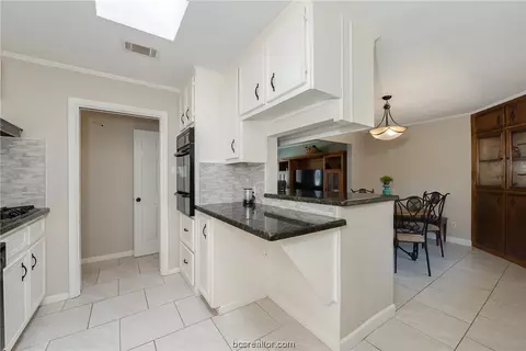 1915 Orman St, Bryan, TX 77801 photo 8