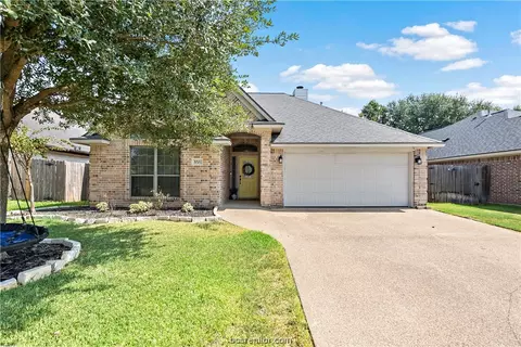 3721 Dove Crossing Ln, College Station, TX 77845