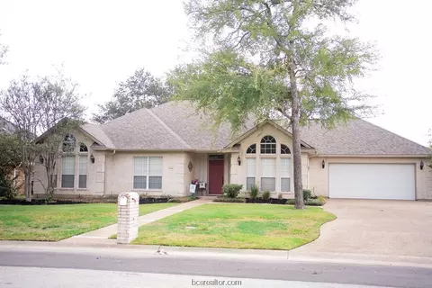 4706 Shoal Creek Dr, College Station, TX 77845