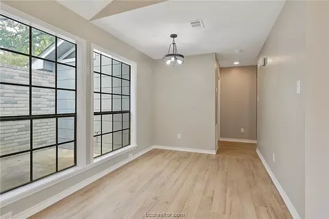 2802 Bishops Gate Cir, Bryan, TX 77807 photo 7