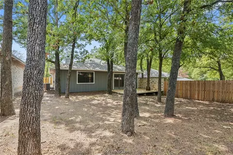2802 Bishops Gate Cir, Bryan, TX 77807 photo 16