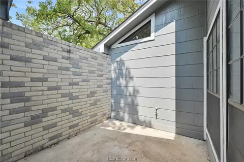 2802 Bishops Gate Cir, Bryan, TX 77807 photo 8