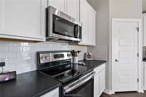 3405 Calmar Ct, Bryan, TX 77808 photo 9