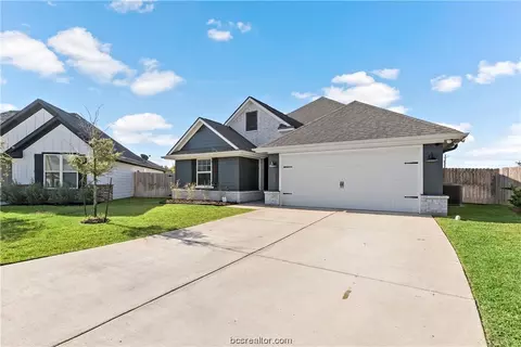 3405 Calmar Ct, Bryan, TX 77808 photo 2